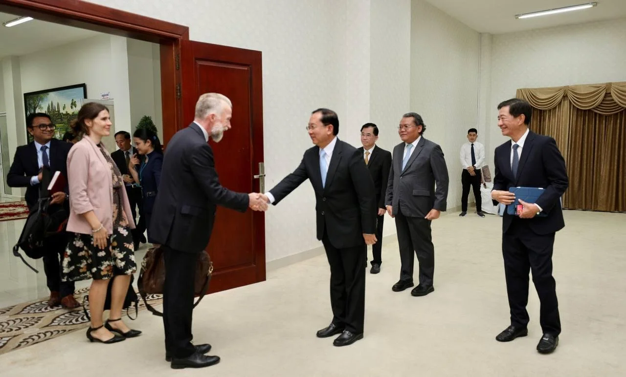 Pascal Bijleveld, ATscale CEO, meeting HE Prof Chheang Ra, Minister of Health.