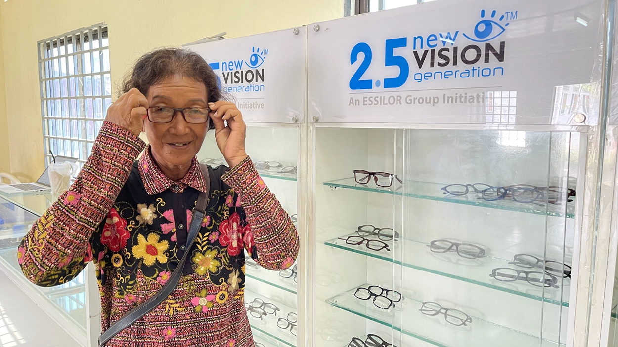 Sina trying out glasses