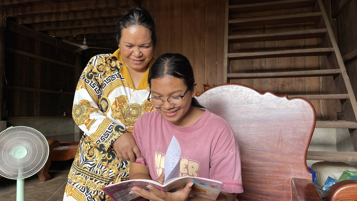 Leakna received prescription glasses and ongoing eye care. Photo: The Fred Hollows Foundation