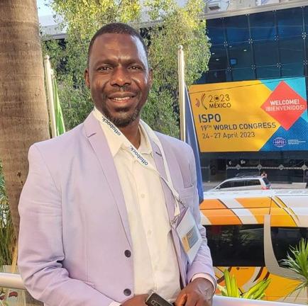 Portrait of Timothée Pakouyowou Mendemwelabou